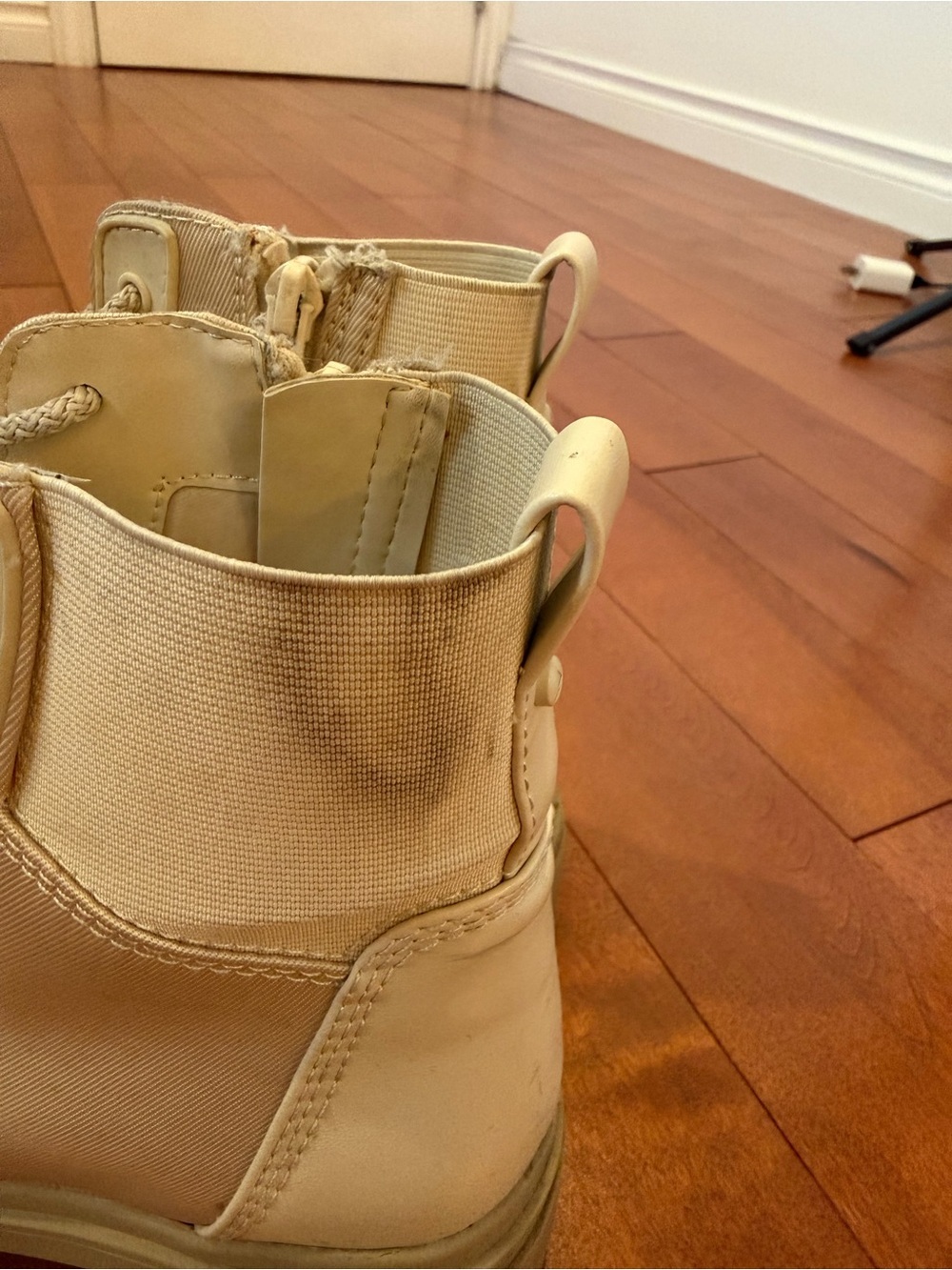 ALDO Cream Chunky Lace Up Combat Boots Size 7.5 - Picture 5 of 11